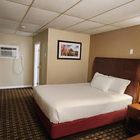 Nashoba Valley Inn & Suites Ayer エクステリア 写真