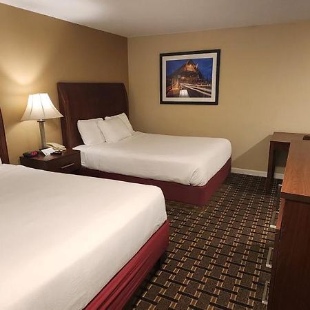 Nashoba Valley Inn & Suites Ayer エクステリア 写真