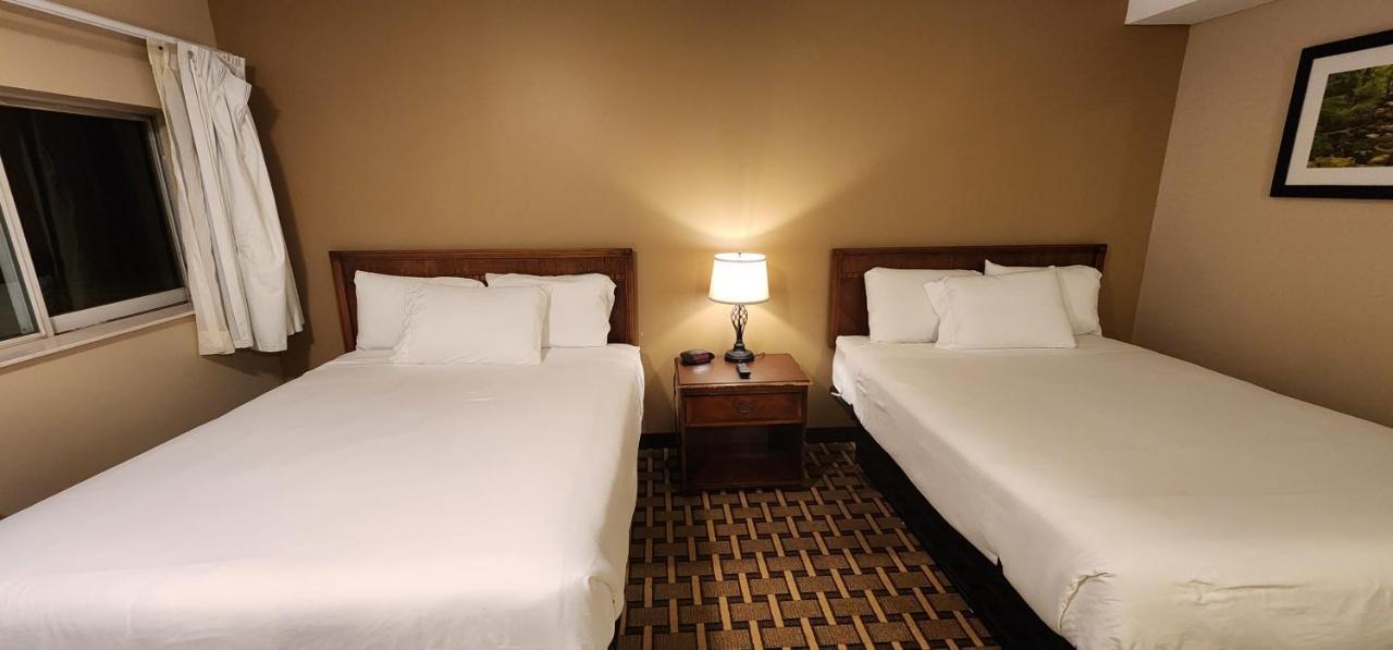 Nashoba Valley Inn & Suites Ayer エクステリア 写真