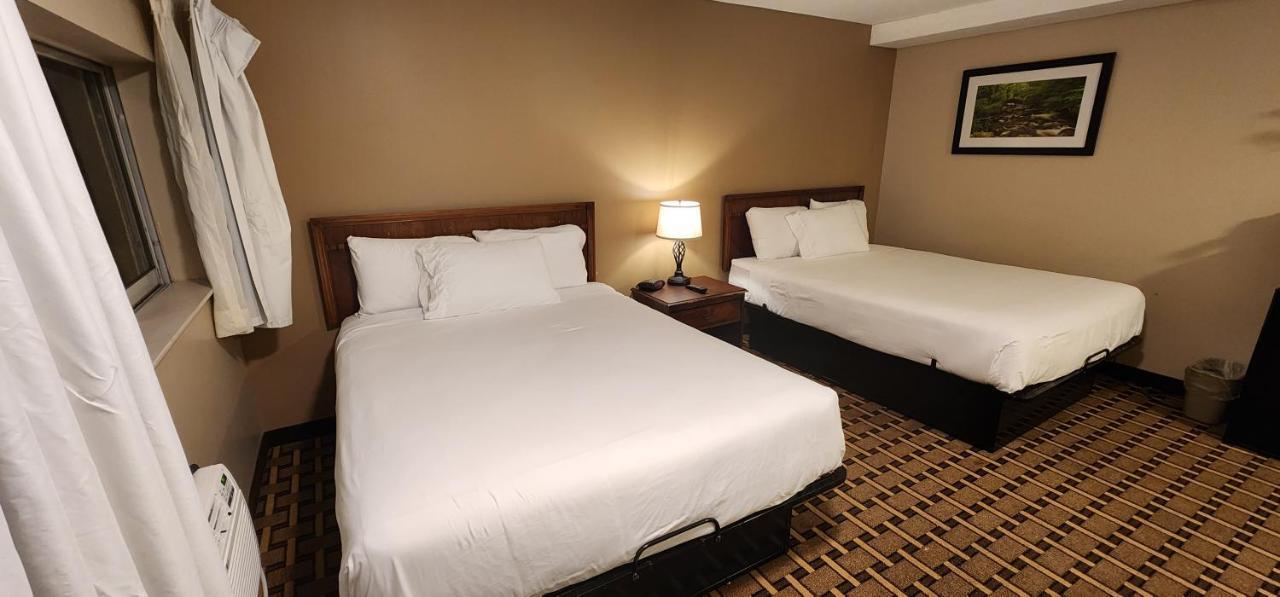 Nashoba Valley Inn & Suites Ayer エクステリア 写真