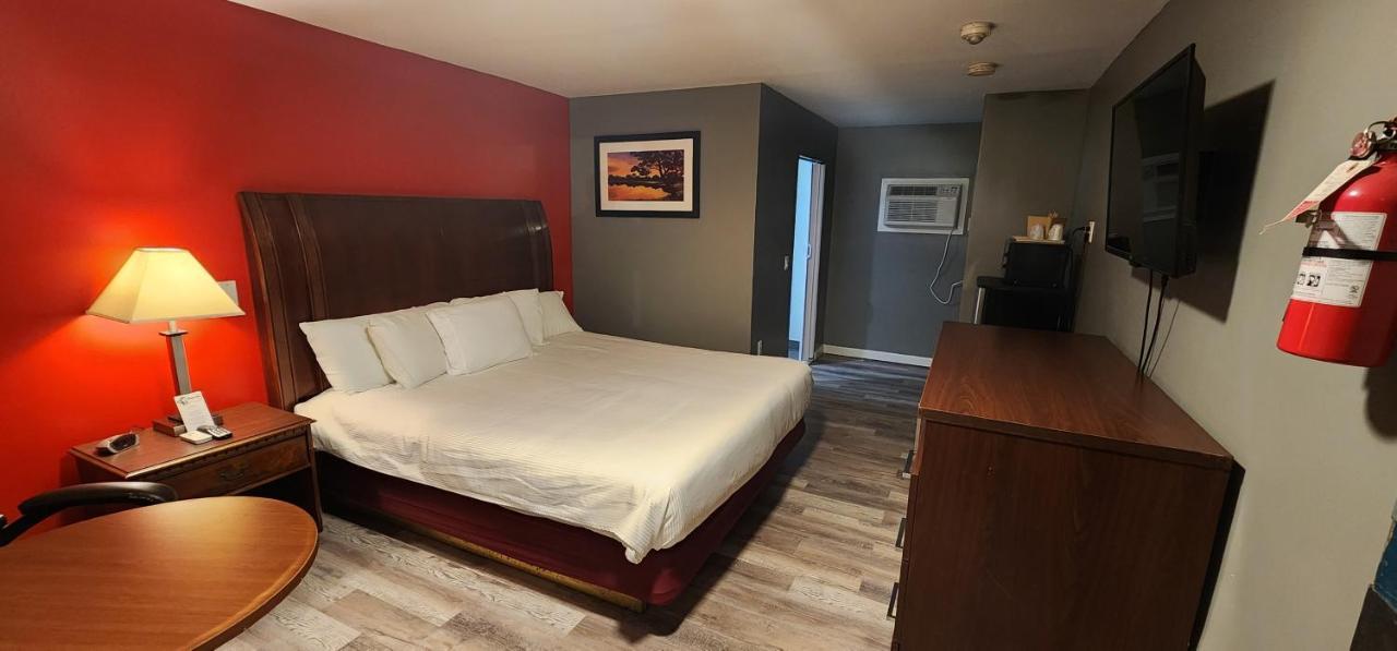 Nashoba Valley Inn & Suites Ayer エクステリア 写真