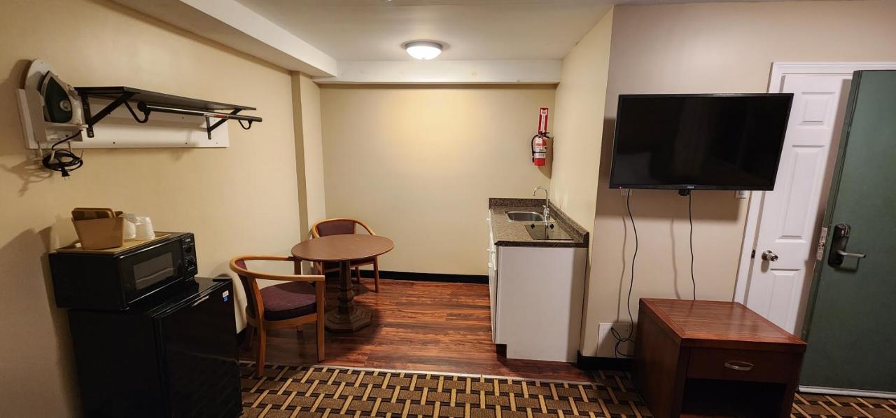 Nashoba Valley Inn & Suites Ayer エクステリア 写真