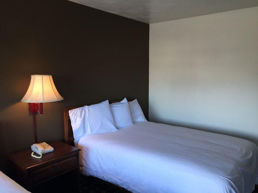 Nashoba Valley Inn & Suites Ayer エクステリア 写真