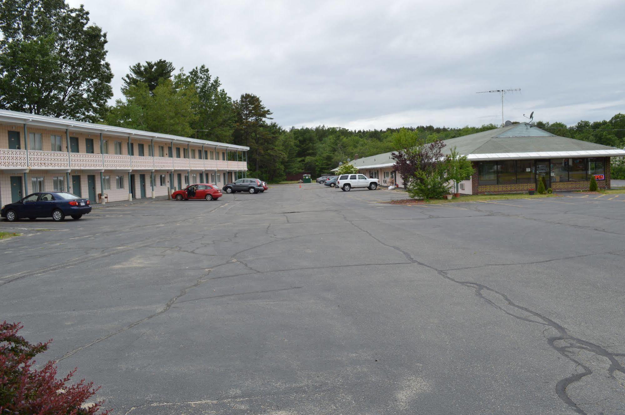 Nashoba Valley Inn & Suites Ayer エクステリア 写真