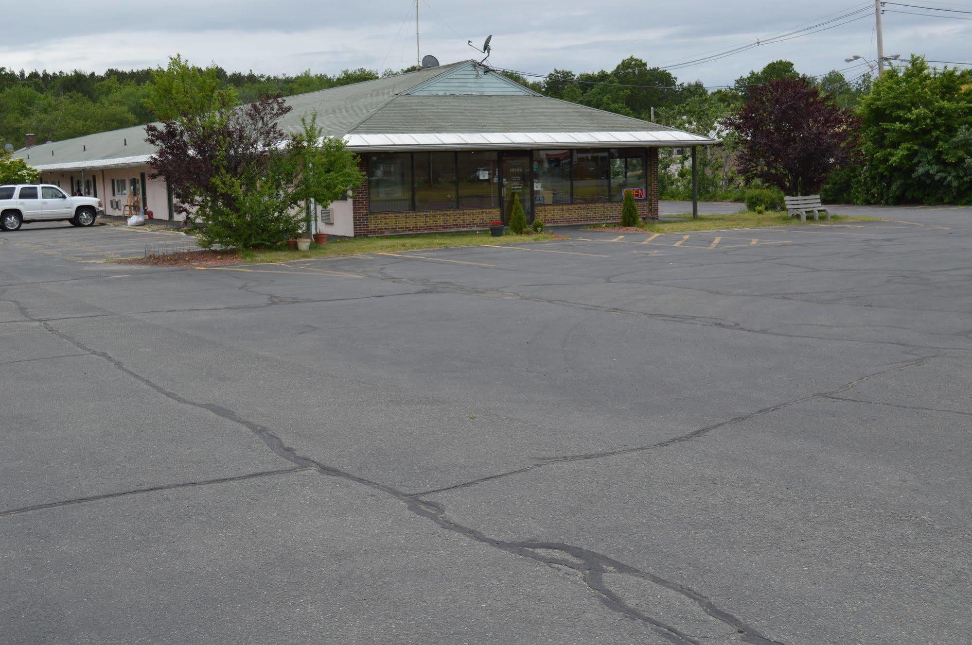 Nashoba Valley Inn & Suites Ayer エクステリア 写真