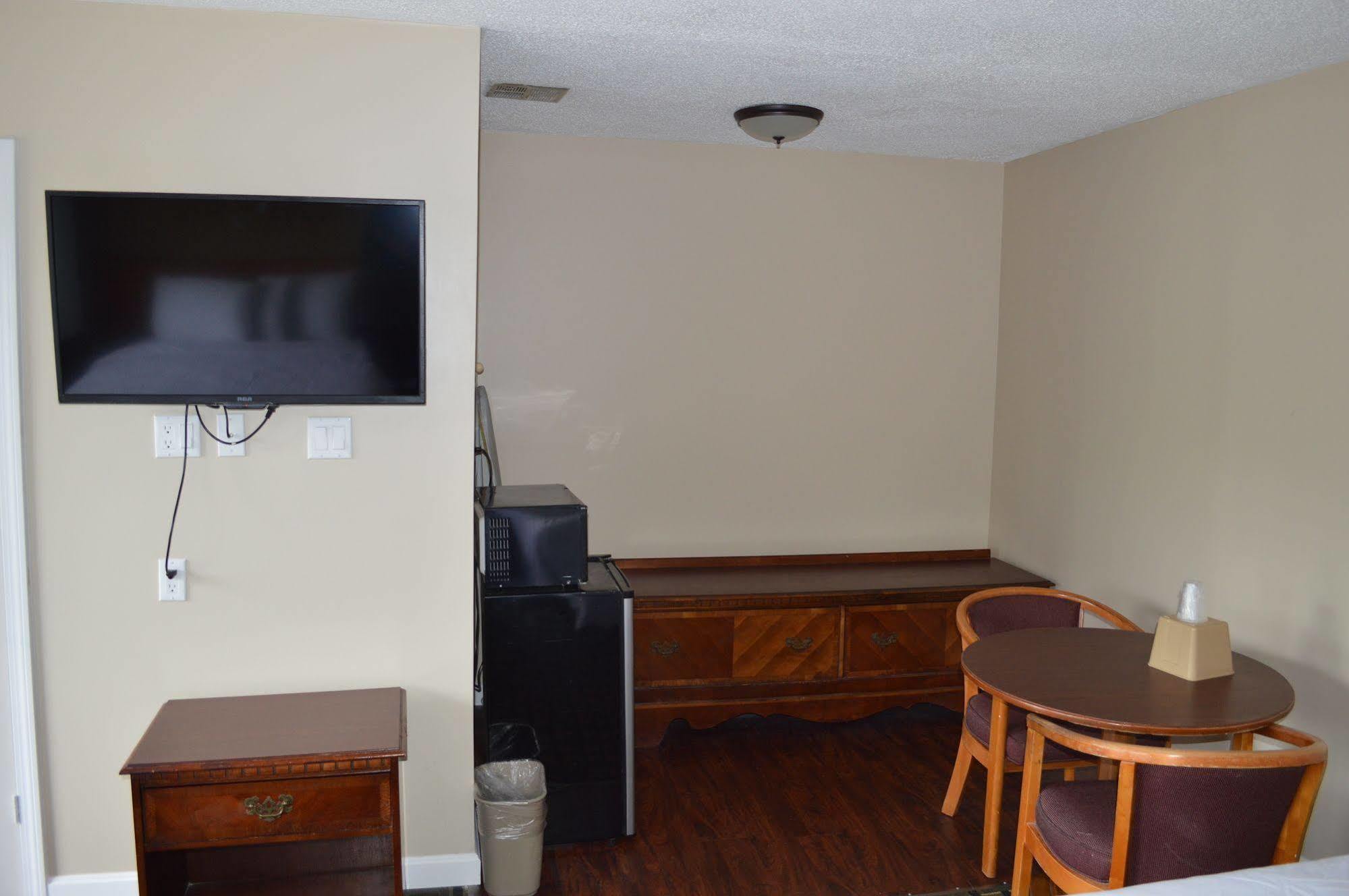 Nashoba Valley Inn & Suites Ayer エクステリア 写真